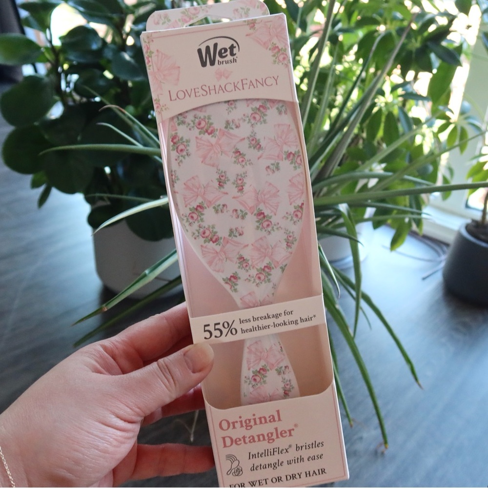 Wet Brush x LoveShackFancy Original Detangler, Rosa Beaux